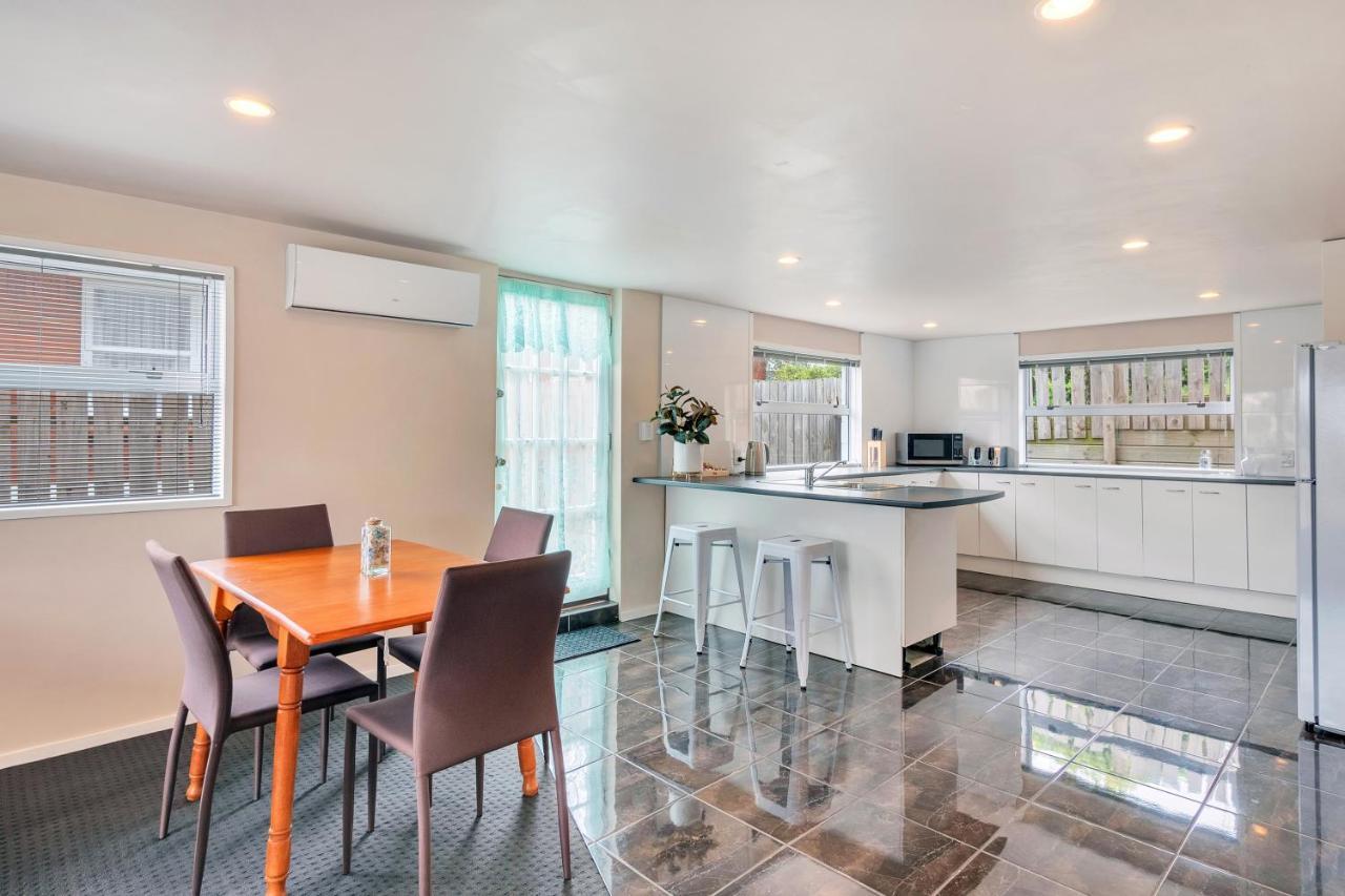Вилла Sunny Side Getaway With Parking And Aircon Окленд Экстерьер фото